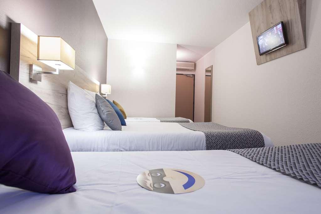 Brit Hotel Saumur Distré Facilidades foto
