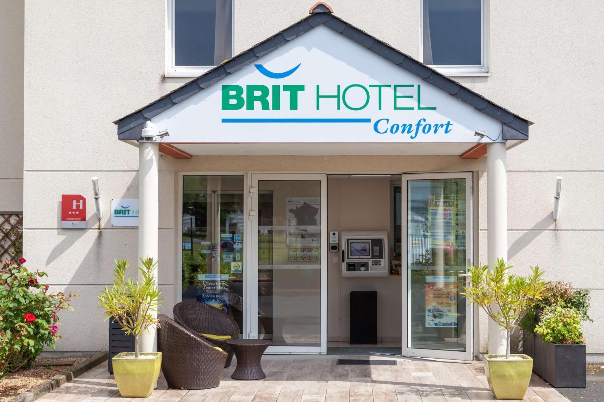 Brit Hotel Saumur Distré Exterior foto